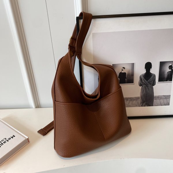 High-End Versatile Bucket Bag for Women - Retro Shoulder Tote with Large Capacity for Spring/Summer 2025 Fashion