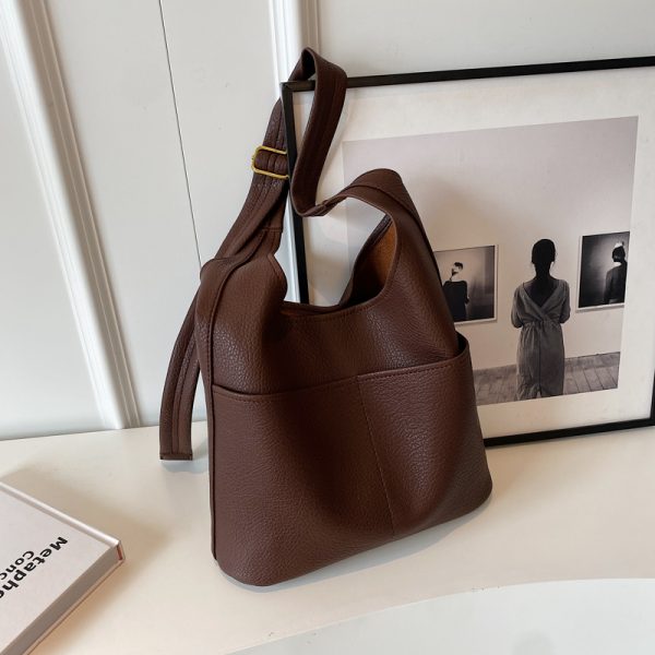 High-End Versatile Bucket Bag for Women - Retro Shoulder Tote with Large Capacity for Spring/Summer 2025 Fashion