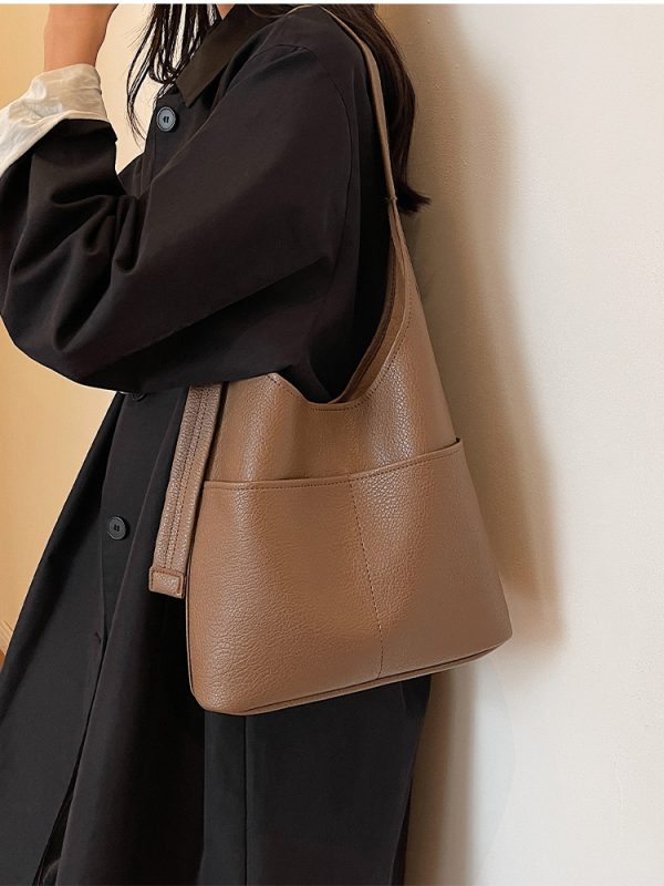High-End Versatile Bucket Bag for Women - Retro Shoulder Tote with Large Capacity for Spring/Summer 2025 Fashion