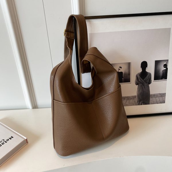 High-End Versatile Bucket Bag for Women - Retro Shoulder Tote with Large Capacity for Spring/Summer 2025 Fashion