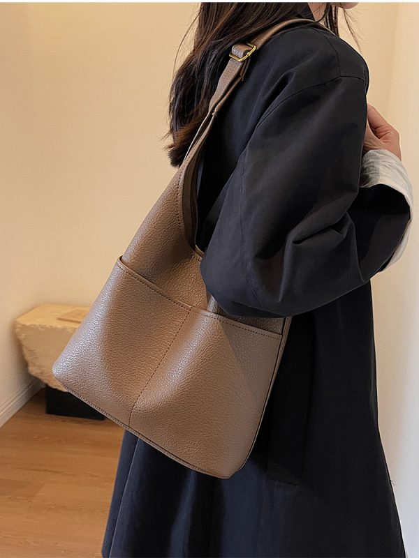 High-End Versatile Bucket Bag for Women - Retro Shoulder Tote with Large Capacity for Spring/Summer 2025 Fashion