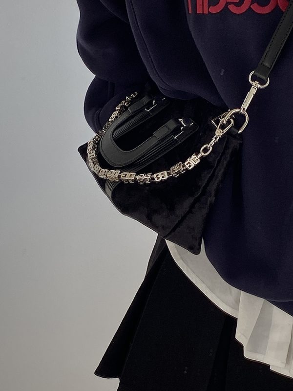 High-End Women's Chain Shoulder Bag - Stylish Large Crossbody & Handheld Fashionable Masterpiece for 2025
