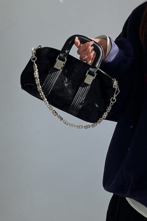 High-End Women's Chain Shoulder Bag - Stylish Large Crossbody & Handheld Fashionable Masterpiece for 2025