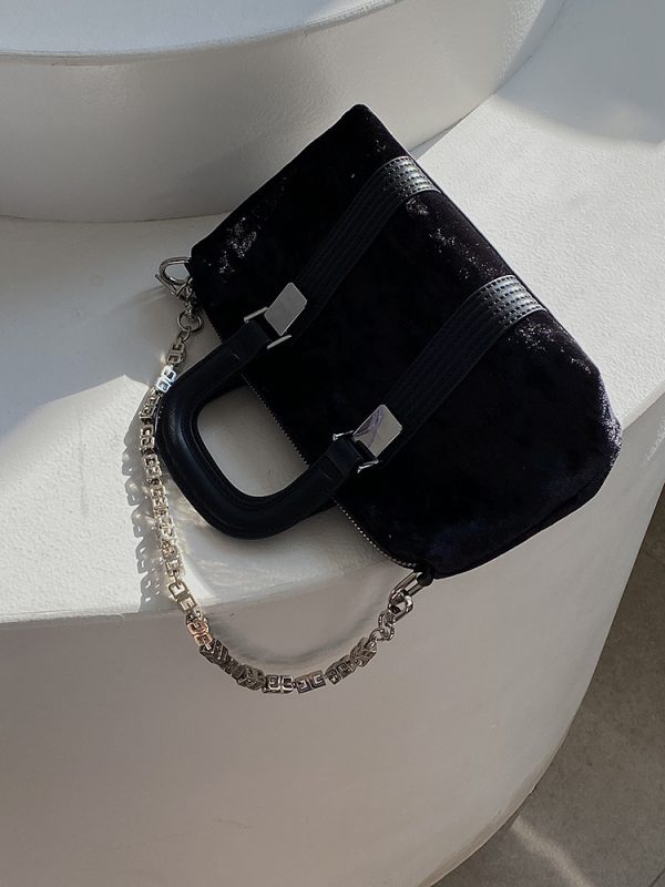 High-End Women's Chain Shoulder Bag - Stylish Large Crossbody & Handheld Fashionable Masterpiece for 2025