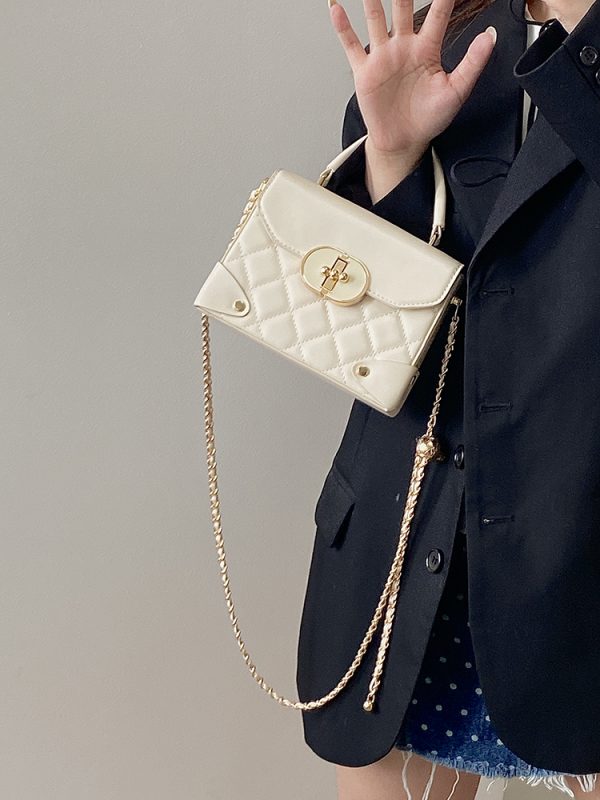 High-End Women's Crossbody Bag - Large Protagonist Design, Small Size, Perfect for Spring/Summer, Fragrant Wind Style