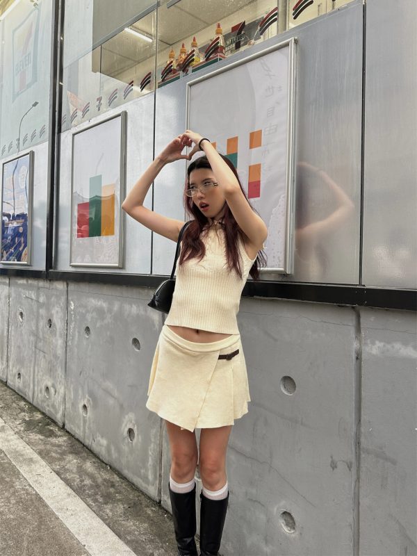 High Neck Slim Knit Vest and Shorts Set - Retro Hot Girl Style for Spring/Summer 2025