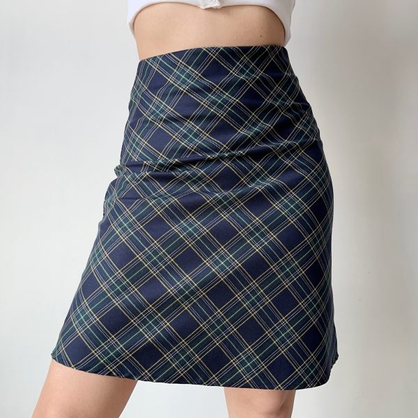 High Waist A-Line Plaid Skirt for Women â€“ Retro College Style Knee-Length Bodycon Skirt in European and American Fashion