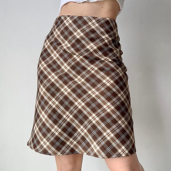High Waist A-Line Plaid Skirt for Women â€“ Retro College Style Knee-Length Bodycon Skirt in European and American Fashion