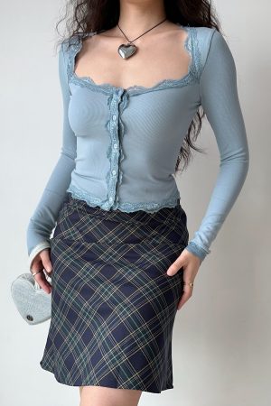 High Waist A-Line Plaid Skirt for Women â€“ Retro College Style Knee-Length Bodycon Skirt in European and American Fashion
