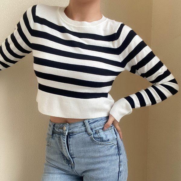 High-Waisted Black and White Striped Knit Top for Women - French Minimalist Versatile Basic Round Neck Style