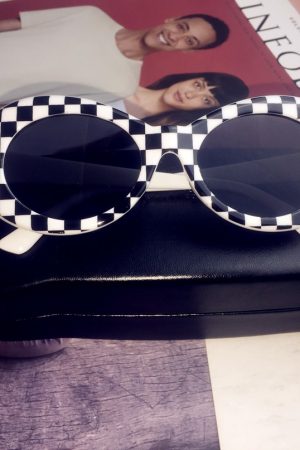 Hip-Hop Style Oval Sunglasses Inspired by Burijie Bridge and G-Dragon â€“ Trendy Alien Glasses for Y2K Fashion Lovers