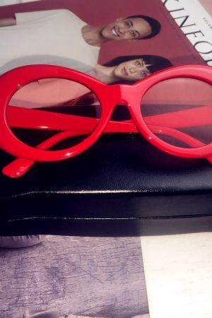 Hip-Hop Style Oval Sunglasses Inspired by Burijie Bridge and G-Dragon â€“ Trendy Alien Glasses for Y2K Fashion Lovers