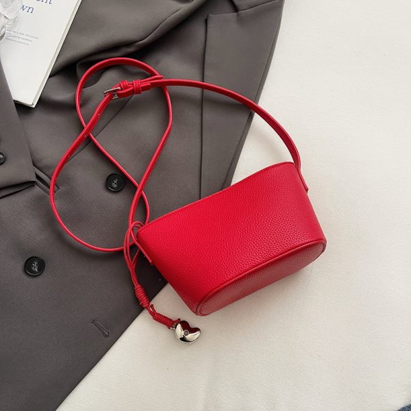Korean Style Casual Bucket Bag for Women, Trendy INS Shoulder Bag, High-End Spring 2025 Fashion Accessory