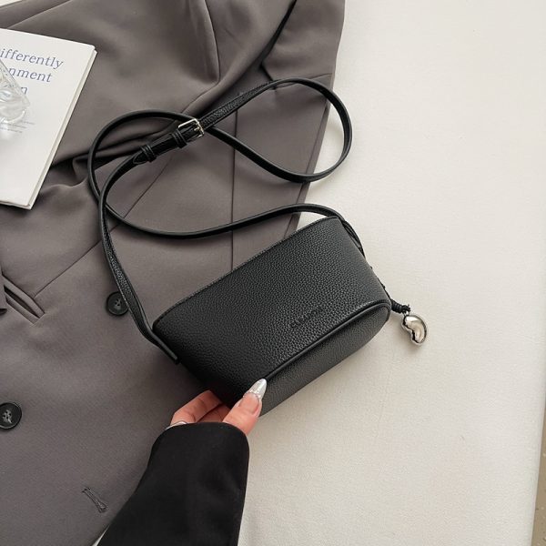 Korean Style Casual Bucket Bag for Women, Trendy INS Shoulder Bag, High-End Spring 2025 Fashion Accessory