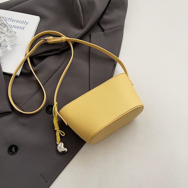 Korean Style Casual Bucket Bag for Women, Trendy INS Shoulder Bag, High-End Spring 2025 Fashion Accessory