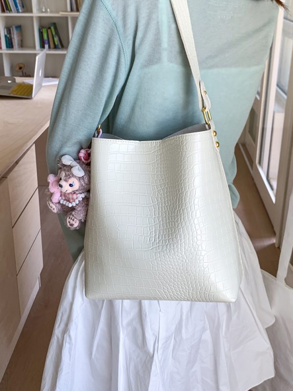 Korean-Style Crocodile Pattern Versatile Shoulder Bag for Women - 2025 Summer High-End Crossbody Bucket Bag