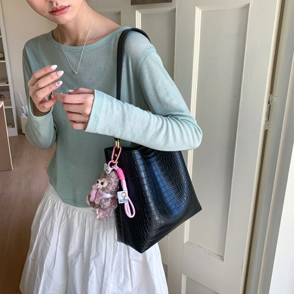 Korean-Style Crocodile Pattern Versatile Shoulder Bag for Women - 2025 Summer High-End Crossbody Bucket Bag