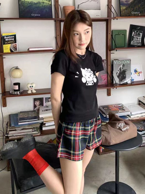 Korean-Style Cute Kitty Cat Print Black Slim-Fit T-Shirt for Women - Age-Reducing Summer Short Sleeve Top