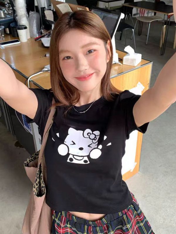 Korean-Style Cute Kitty Cat Print Black Slim-Fit T-Shirt for Women - Age-Reducing Summer Short Sleeve Top