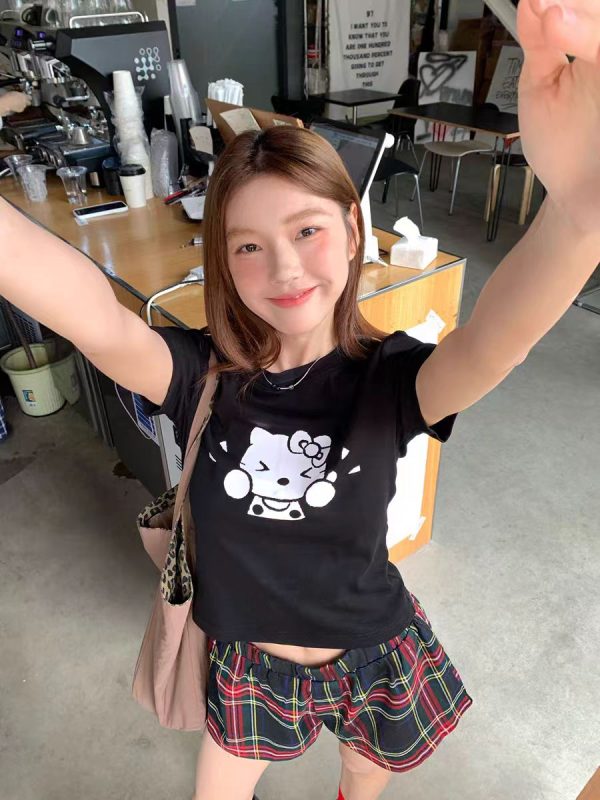 Korean-Style Cute Kitty Cat Print Black Slim-Fit T-Shirt for Women - Age-Reducing Summer Short Sleeve Top