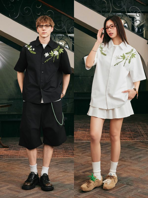 Korean-Style Green Floral Embroidered Cuban Collar Short Sleeve Shirt for Couples - Loose Fit Vacation Wear