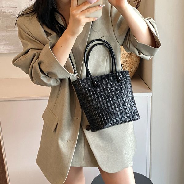 Korean Style High-End Women's Bucket Bag - Versatile Spring/Summer Crossbody Shoulder Handbag 2025 Fashionable Design