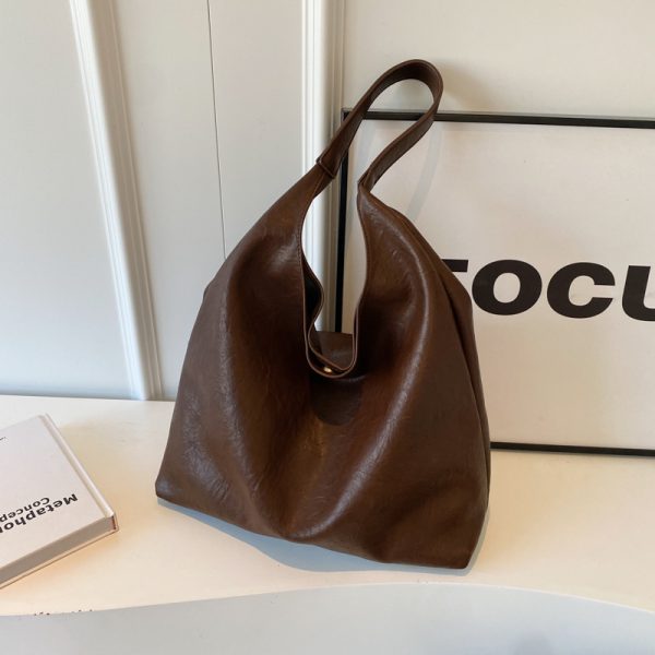 Korean Style Large-Capacity Shoulder Bag for Women - Retro Versatile Tote for Work and Commuting - Autumn Winter 2025 Collection