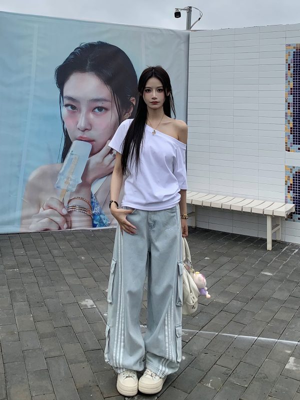 Korean Style One-Shoulder Short Sleeve T-Shirt for Women - Loose Fit Slimming Asymmetrical Off-Shoulder Top in Solid Color