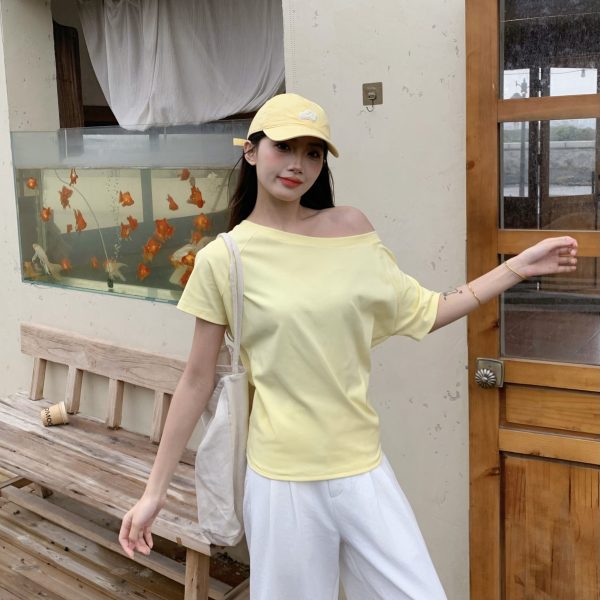 Korean Style One-Shoulder Short Sleeve T-Shirt for Women - Loose Fit Slimming Asymmetrical Off-Shoulder Top in Solid Color