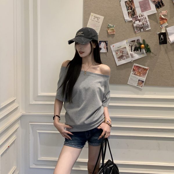 Korean Style One-Shoulder Short Sleeve T-Shirt for Women - Loose Fit Slimming Asymmetrical Off-Shoulder Top in Solid Color