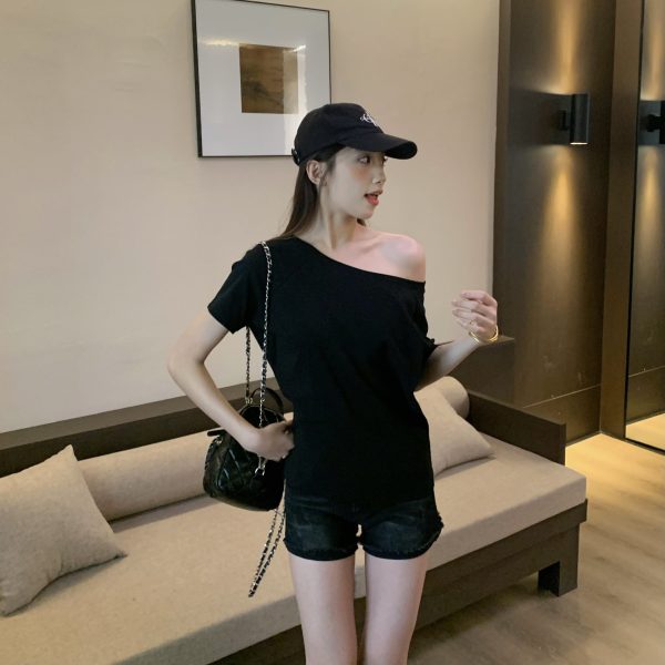 Korean Style One-Shoulder Short Sleeve T-Shirt for Women - Loose Fit Slimming Asymmetrical Off-Shoulder Top in Solid Color