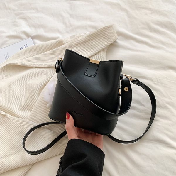 Korean-Style Retro Bucket Handbag for Women - Trendy Versatile Shoulder Bag for Spring/Summer 2025 High-End Fashion