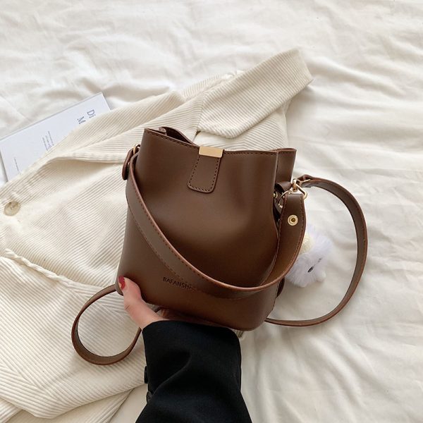 Korean-Style Retro Bucket Handbag for Women - Trendy Versatile Shoulder Bag for Spring/Summer 2025 High-End Fashion
