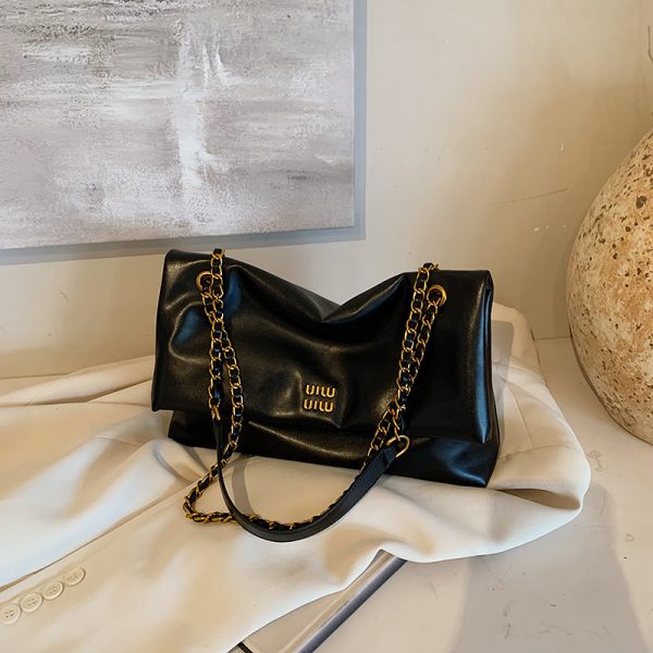 Korean-Style Retro Oil Wax Leather Shoulder Bag for Women - High-Quality Commuter Fashion for Autumn/Winter 2025