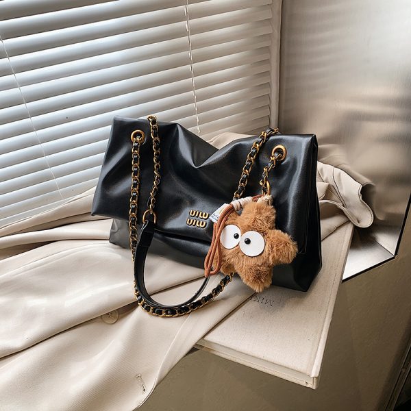 Korean-Style Retro Oil Wax Leather Shoulder Bag for Women - High-Quality Commuter Fashion for Autumn/Winter 2025