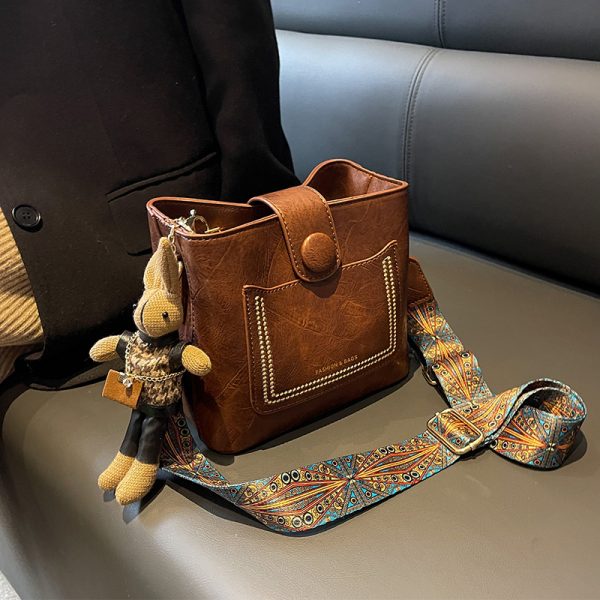 Korean Style Retro Wide Shoulder Strap Crossbody Bag for Women - Versatile Spring/Summer 2025 High-End Bucket Bag