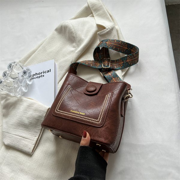 Korean Style Retro Wide Shoulder Strap Crossbody Bag for Women - Versatile Spring/Summer 2025 High-End Bucket Bag