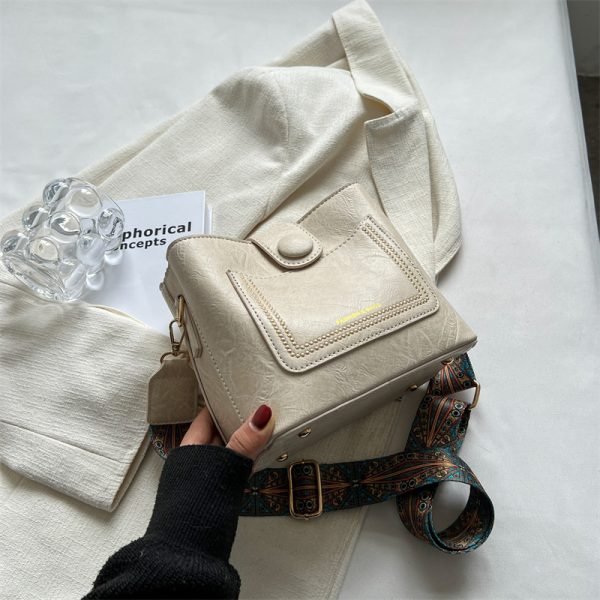Korean Style Retro Wide Shoulder Strap Crossbody Bag for Women - Versatile Spring/Summer 2025 High-End Bucket Bag