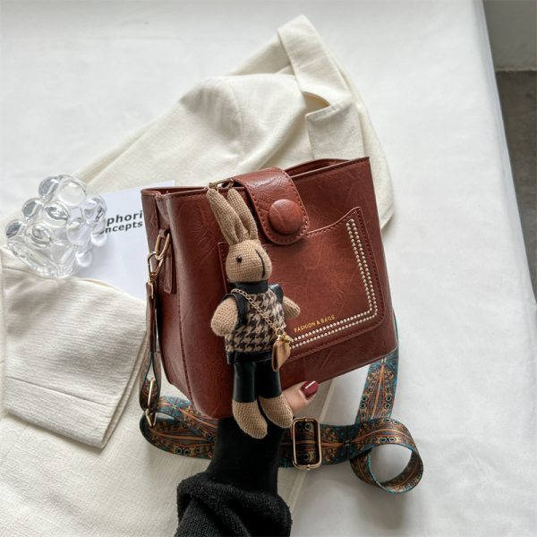 Korean Style Retro Wide Shoulder Strap Crossbody Bag for Women - Versatile Spring/Summer 2025 High-End Bucket Bag