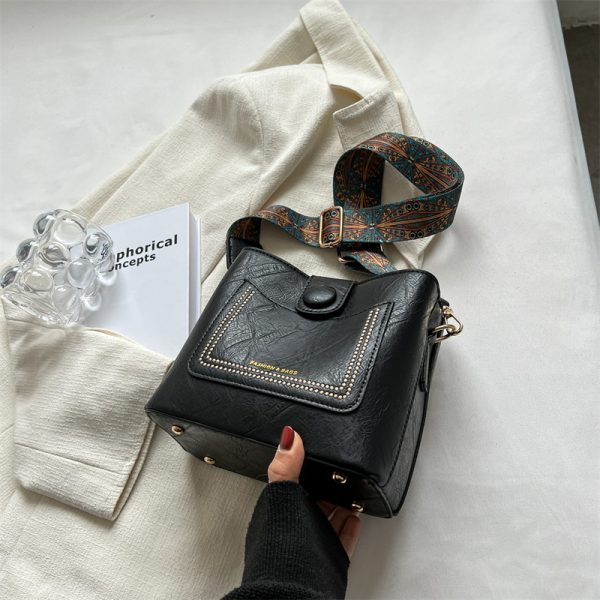 Korean Style Retro Wide Shoulder Strap Crossbody Bag for Women - Versatile Spring/Summer 2025 High-End Bucket Bag