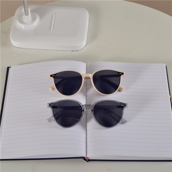 Korean Style Small Face Round Sunglasses for Women - Summer Hot Girl Beach Vacation Street Photography Accessory