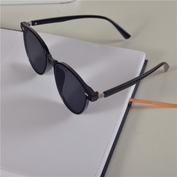 Korean Style Small Face Round Sunglasses for Women - Summer Hot Girl Beach Vacation Street Photography Accessory