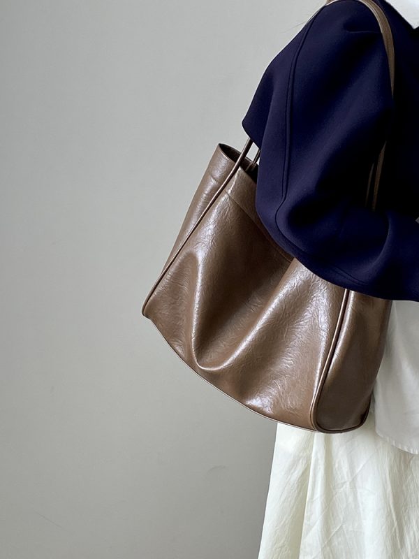Korean Style Women's Soft Leather Commuter Tote Bag - Fashionable Casual Shoulder Bag for Everyday Use