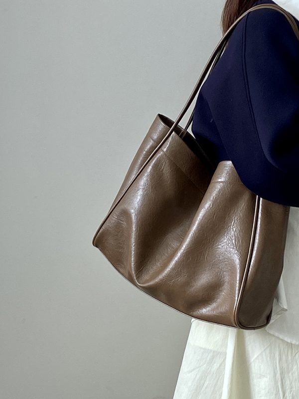 Korean Style Women's Soft Leather Commuter Tote Bag - Fashionable Casual Shoulder Bag for Everyday Use