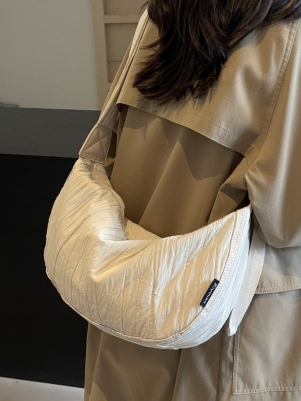 Korean Style Wrinkled Canvas Bag for Women, Casual Large Capacity Commuting Dumpling Shoulder Crossbody Bag, Versatile Student Tote