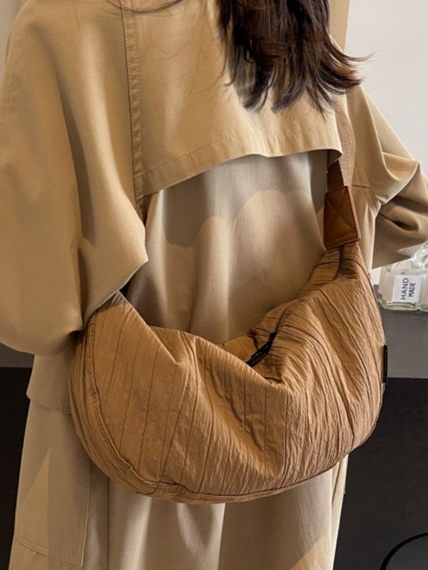 Korean Style Wrinkled Canvas Bag for Women, Casual Large Capacity Commuting Dumpling Shoulder Crossbody Bag, Versatile Student Tote