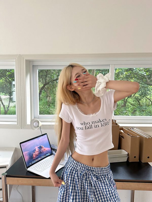 Lace Trim U-Neck Short Sleeve T-Shirt for Women, Slim Fit Casual Top, 2025 Spring/Summer Fashion, Trendy Y2K Style for Hot Girls