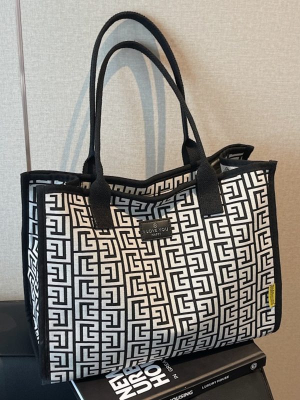 Large Capacity Canvas Tote Bag for Women - 2025 Fashionable Portable Shoulder Bag for Shopping and Travel