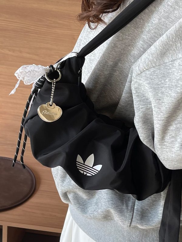 Large Capacity Dumpling Bag - Portable Versatile Shoulder Crossbody Bag for Work, Commuting, and Everyday Fashion 2025