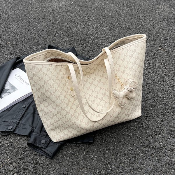 Large-Capacity Letter Design Tote Bag for Women - Versatile Summer 2025 Casual Underarm Bag, Trendy Everyday Essential
